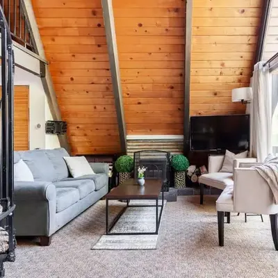 Beautiful A-Frame Mountain Cabin with Hot Tub!