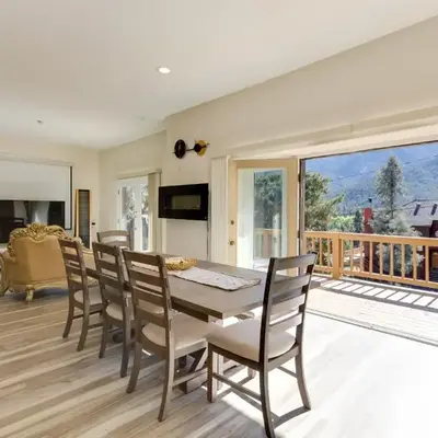 Game Room and Deck Modern Frazier Park Home!