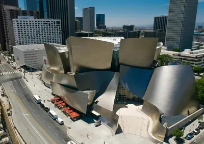 a view of a city skyline with a building at Urban 1-bedroom Apartment in Los Angeles