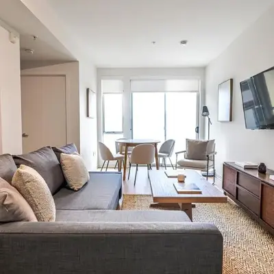 2BR Condo in Santa Monica - Walking Distance to Beach