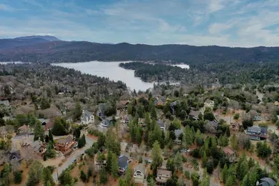 an aerial view of a town with a lake at Casa de Yukon & Black stone Grill, 3 Level Home in Lake Arrowhead