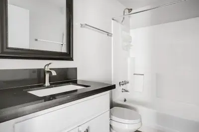 Gallery image of Blueground Westwood washer dryer ac LAX-1269 in Los Angeles