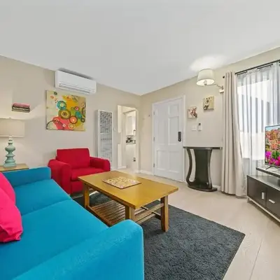 Comfy 2 BR House near LAX