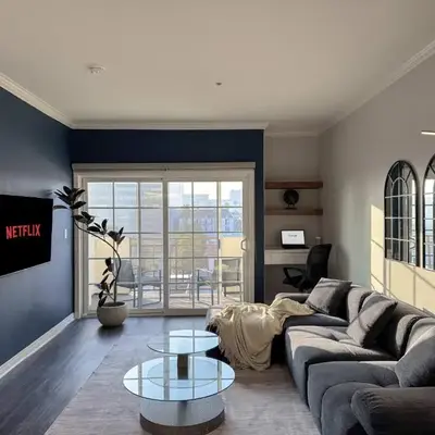 Bright & Spacious in Iconic LA Neighborhood Free parking - 10mins to Cedars