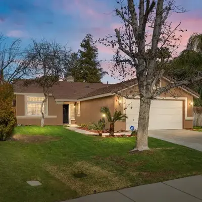 3 Bed 2 Bath Newly Furnished - Available Now