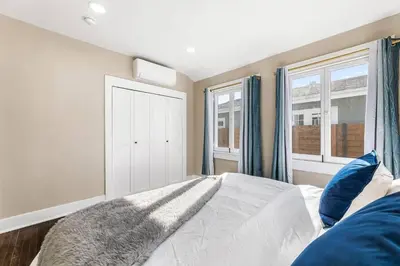 Gallery image of Luxury Gated Hollywood Cottage 3 King Beds EV in Los Angeles