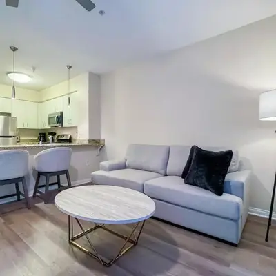 Cozy Studio near Los Angeles Museum of Art