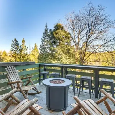 Family-Friendly Lake Arrowhead Cabin with Game Room!