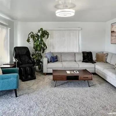 Quaint Mid-Century Cottage by the Coast