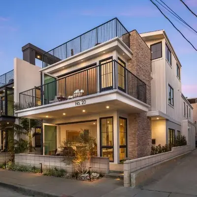 Beach Paradise - Stunning 3-Story in Long Beach