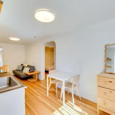 5 Mi to Dtwn Los Angeles Apt with Outdoor Space!