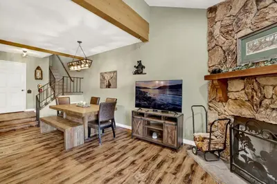 Gallery image of Boulder Bear Lakeside Condo- Big Bear Modern Retreat in Big Bear Lake