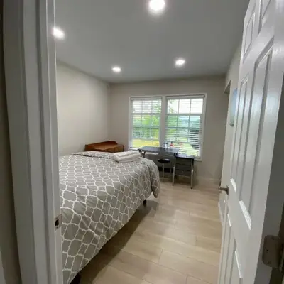 1 bedroom In a quiet neighborhood near the Main Street- Room A