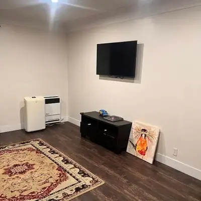 Beautiful 2-bedroom downstairs unit by LAX