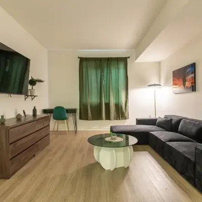 Elegant & Charming 2BR Apartment