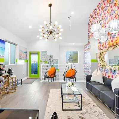 A- Stylish and Comfy NoHo Retreat- 5 Star Area