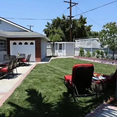 Stunning 8 bedroom 6 bathroom Pool Home