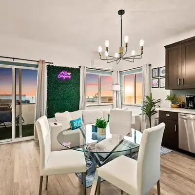 Newly Remodeled Cozy Beach Retreat Ocean Views