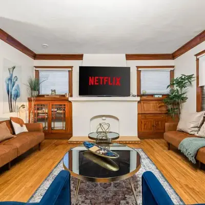 Bright Coastal Escape 4 Bedroom 2 Bath Near CSULB Long Beach Airport and Beach
