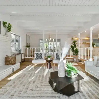 The Lilypad - 2 Master Bedrooms & Game Room