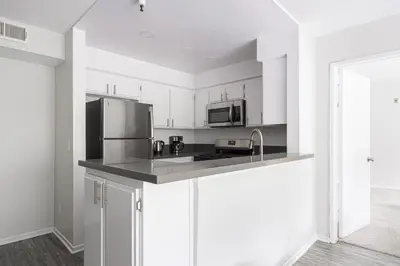 Gallery image of Blueground Sherman Oaks view nr Lake Balboa LAX-1362 in Los Angeles