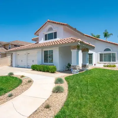Luxe Spacious Home Near Parks Fully Equipped