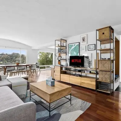 Spectacular Views and Tranquil Retreat in Los Feliz