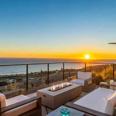 Luxe Malibu Retreat - Ocean Views