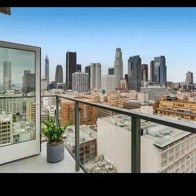 3-Bed High-Rise with Panoramic Views
