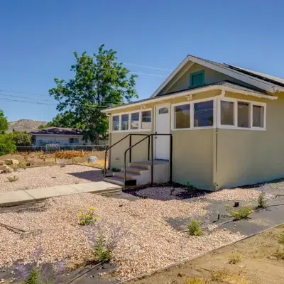 Walk to Dtwn Tehachapi Updated Getaway with Yard!