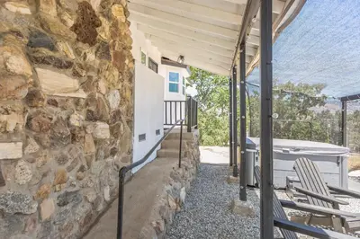Gallery image of Desert Mountain Escape with Private Hot Tub home in Tehachapi