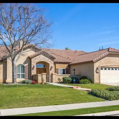Spacious 4BR 3BA Home KING Suite Pool Sleeps 8