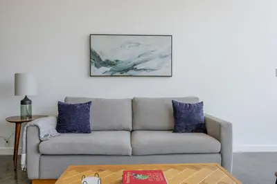 Gallery image of Blueground Echo Park balcony nr Echo Park Lake LAX-1375 in Los Angeles