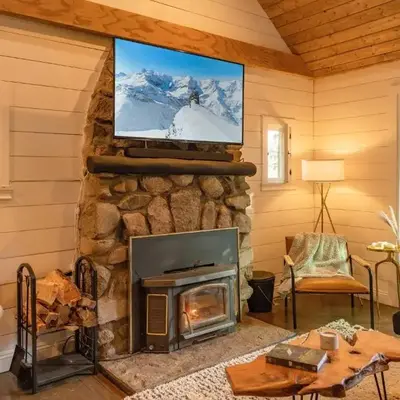Little Wolf Lodge Modern Cabin at Lake Gregory