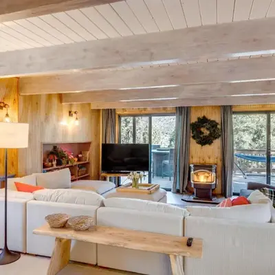Walk to Village Cozy Cabin in Pine Mountain Club!