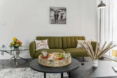 Gallery image of Spacious 4BR, 4.5BA Private Retreat Near LAX and DTLA in Los Angeles