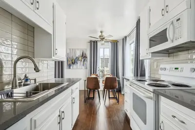 Gallery image of Shoreline Retreat in Long Beach