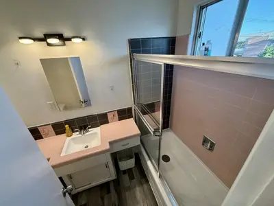 Gallery image of Furnished Studio Apt in LosFeliz in Los Angeles