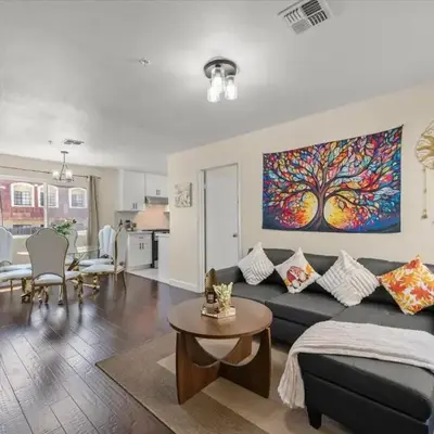 Cozy&Stylish DT Alhambra Living walk to Starbucks