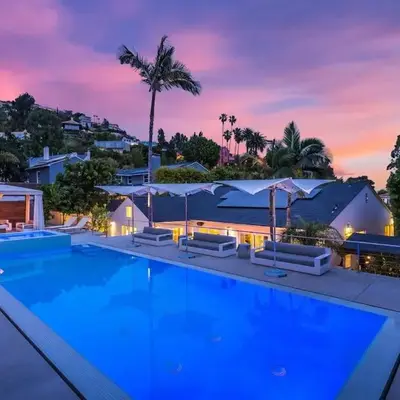 Sunset Strip 5 Star Location w Pool Jacuzzi Cabana BBQ