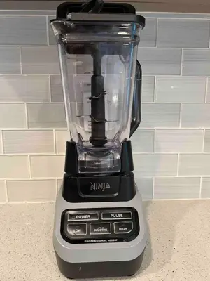 a blender sitting on top of a counter at CA1 Fun And Central Home with Sauna in La Palma