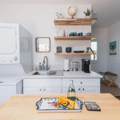 Renovated Stylish Guesthouse By Claremont With Private Patio