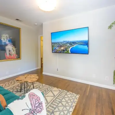 Charming and Cozy 1 Bedroom 1 Bathroom Guest Suite in Silverlake