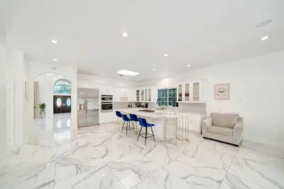 Gallery image of Elegant 4BR Home with Waterfall Pool, Spa and Fire Pit in Tarzana
