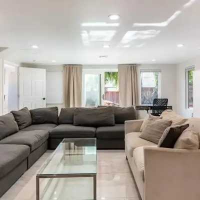 Spacious 5 BR Brand New House LAX