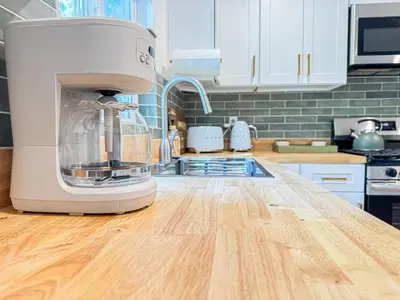 a food processor sitting on top of a kitchen counter at Cozy Designer Guesthouse with Style - RE in Calabasas