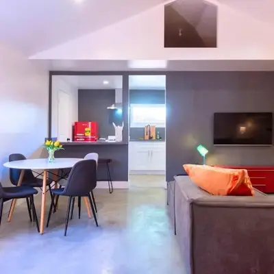 Modern Private Guesthouse with Parking
