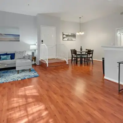 Quiet 1- bedroom condo near LAX