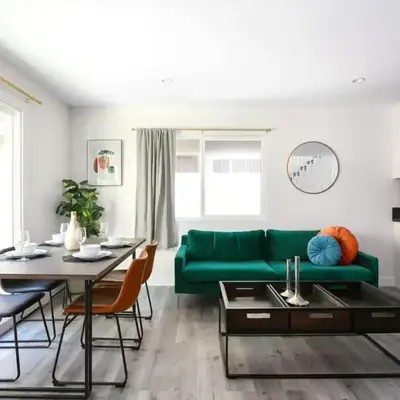 Relax in Spacious 3BR Apt Sleeps 8 and Parking