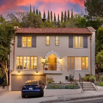Cozy Hollywood Hideaway w Private Patio Easy City Access Casa Camrose by AvantStay
